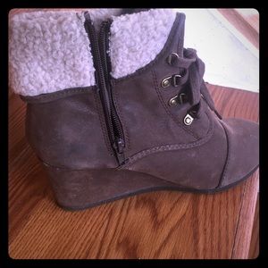 Women Winter boots with fur top